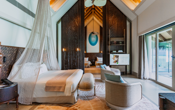 Nuansa Hollywood yang megah dengan aksen berkilau dan glamor